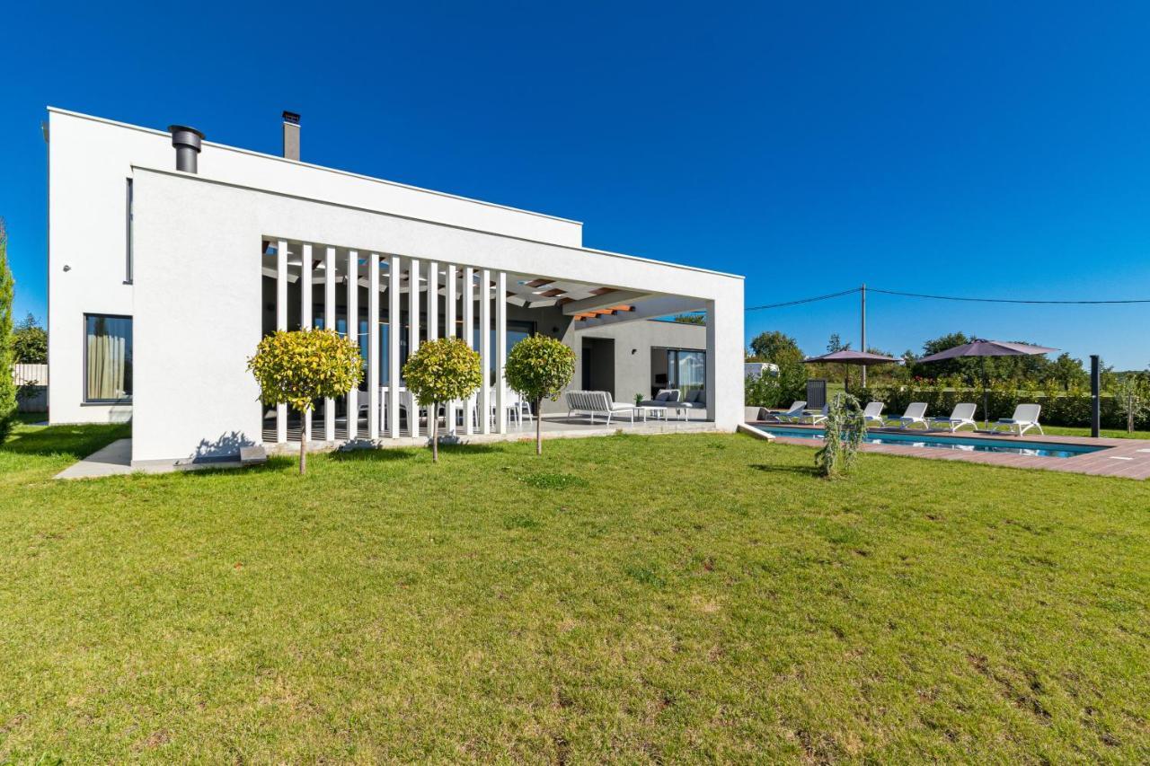 Višnjan Villa Sabina מראה חיצוני תמונה